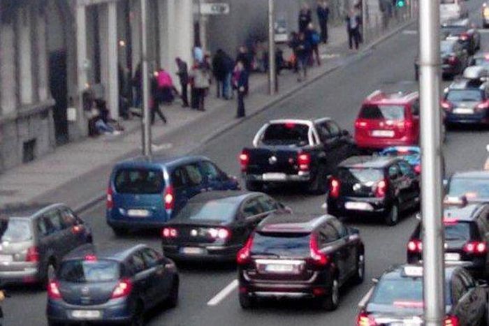Images are emerging of a 3rd explosion at Maalbeek metro station in #Brussels.