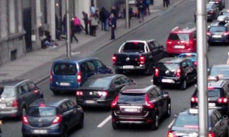 Images are emerging of a 3rd explosion at Maalbeek metro station in #Brussels.