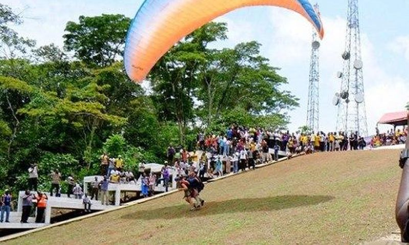 ___4768577___https:______static.pulse.com.gh___webservice___escenic___binary___4768577___2016___3___6___15___paragliding