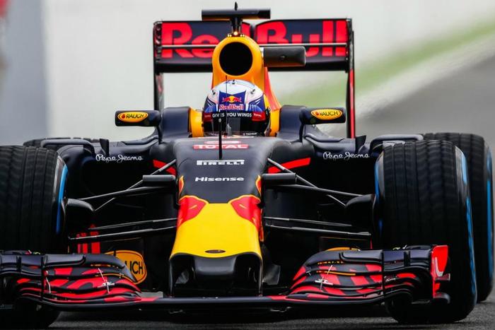 ___4717708___https:______static.pulse.com.gh___webservice___escenic___binary___4717708___2016___2___23___12___danielricciardo-cropped_1lqv798124aq51oo10eu72in6a
