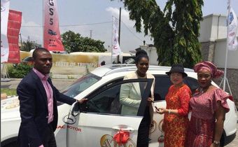 Stephanie Linus receives her AMVCA car prize