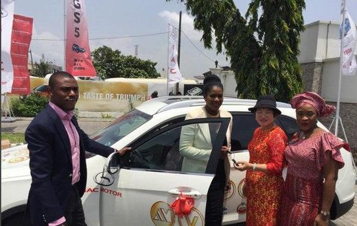 Stephanie Linus receives her AMVCA car prize
