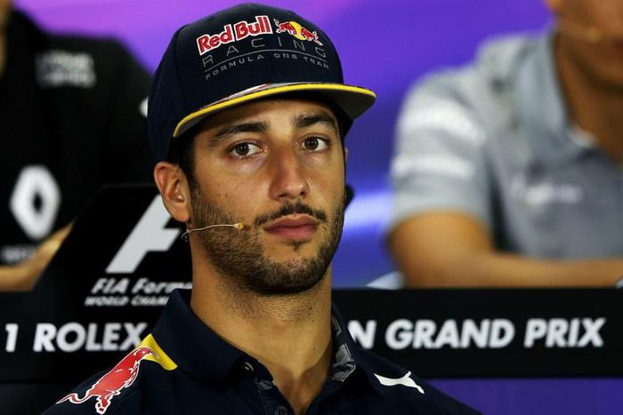 ___4816638___https:______static.pulse.com.gh___webservice___escenic___binary___4816638___2016___3___17___18___daniel-ricciardo-cropped_me5q4tnzsc671f2wlihvrc9gr