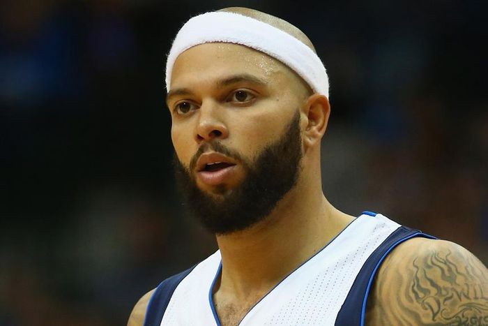 ___4526434___https:______static.pulse.com.gh___webservice___escenic___binary___4526434___2016___1___6___9___deronwilliams-cropped_1lbwqw09oogrv1bcm39h7c8g94_2