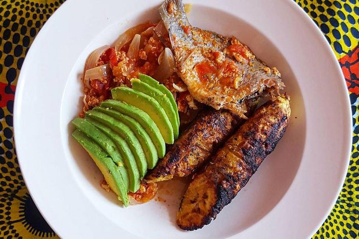 "Koobi" egg stew and roasted ripe plantain (Mukasechic)
