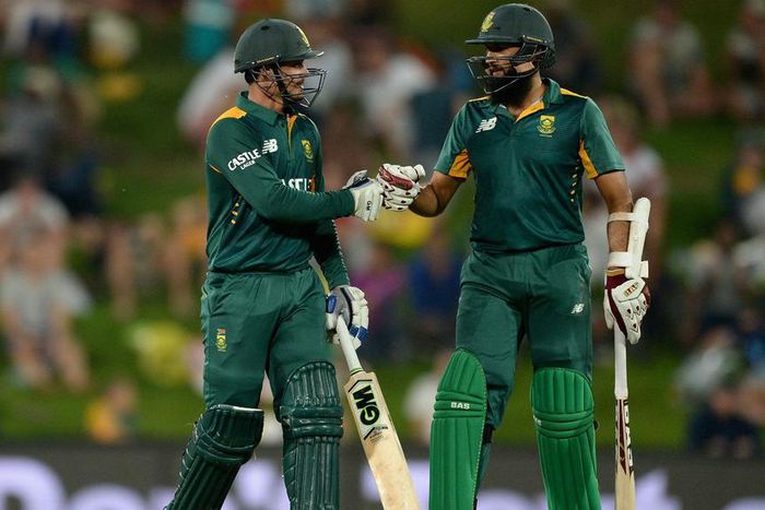 ___4667395___https:______static.pulse.com.gh___webservice___escenic___binary___4667395___2016___2___10___1___quintondekockhashimamla-cropped_1khhwfki3oa1l1perund83hwcy