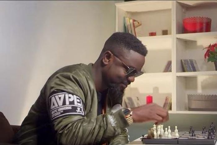 D Cryme - Koko Sakora feat. Sarkodie