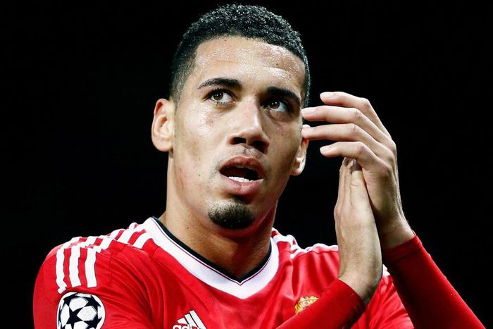 ___4523461___https:______static.pulse.com.gh___webservice___escenic___binary___4523461___2016___1___5___14___chris-smalling-cropped_iu7tj9s91xs81unnih82yxn9q