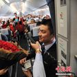 Flight attendant proposes to girlfriend mid-air on Valentine's Day