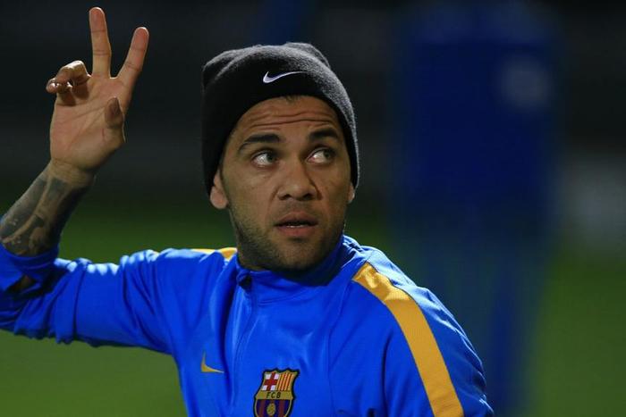 ___4715439___https:______static.pulse.com.gh___webservice___escenic___binary___4715439___2016___2___22___17___dani-alves-cropped_x8ik369gxdxq1n8jeyn57s1ks_2