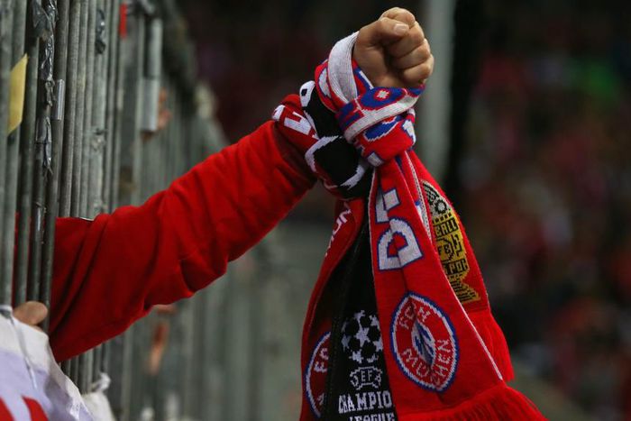 ___4885927___https:______static.pulse.com.gh___webservice___escenic___binary___4885927___2016___4___6___13___bayernmunichfans-cropped_1hohat7lp17gb1lzwzcm8yytvc_2