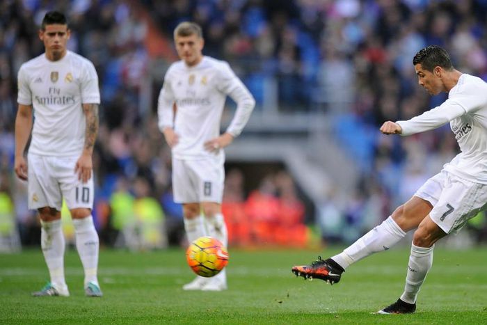 ___4539400___https:______static.pulse.com.gh___webservice___escenic___binary___4539400___2016___1___9___13___cristianoronaldo-cropped_1gx43lpn8cvd91suy9k33w1kam_2