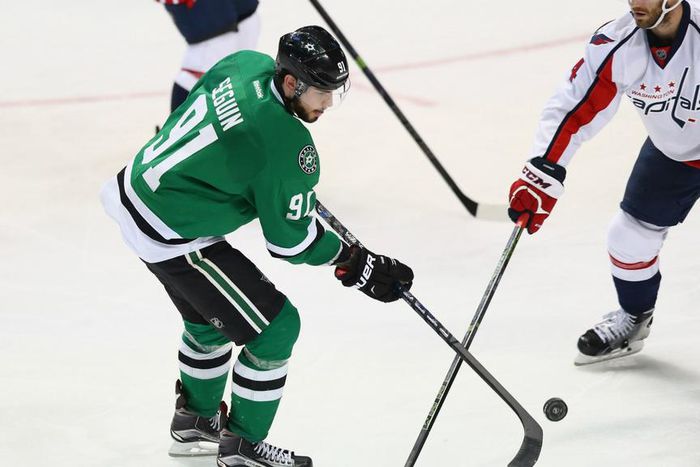___4684149___https:______static.pulse.com.gh___webservice___escenic___binary___4684149___2016___2___14___15___tylerseguin-cropped_p15t4eyj2xwt1hopszfjiajir