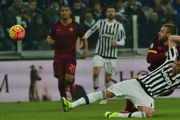 ___4602999___https:______static.pulse.com.gh___webservice___escenic___binary___4602999___2016___1___25___15___mandzukic-de-rossi-cropped_idvjiy1vxmkl16d3bfdolzjww