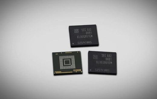 ___4733035___https:______static.pulse.com.gh___webservice___escenic___binary___4733035___2016___2___26___13___samsung-256GB-memory-smartphones-2016-02-25-01