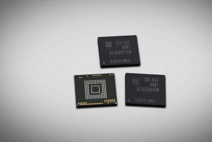 ___4733035___https:______static.pulse.com.gh___webservice___escenic___binary___4733035___2016___2___26___13___samsung-256GB-memory-smartphones-2016-02-25-01