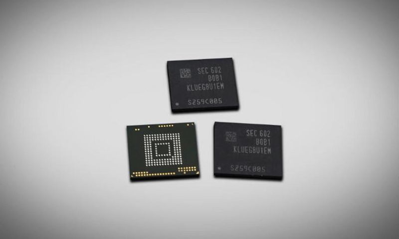 ___4733035___https:______static.pulse.com.gh___webservice___escenic___binary___4733035___2016___2___26___13___samsung-256GB-memory-smartphones-2016-02-25-01