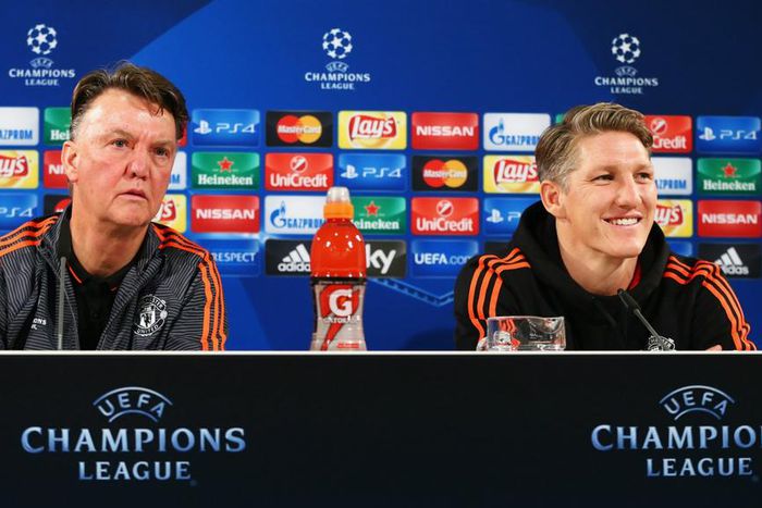 ___4684411___https:______static.pulse.com.gh___webservice___escenic___binary___4684411___2016___2___14___16___louis-van-gaal-bastian-schweinsteiger-cropped_jwe5ak1t3qnh1niyaeu3g909b_1