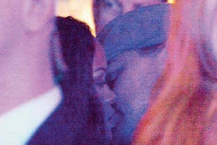 Rihanna, Leonardo DiCaprio kissing in Paris