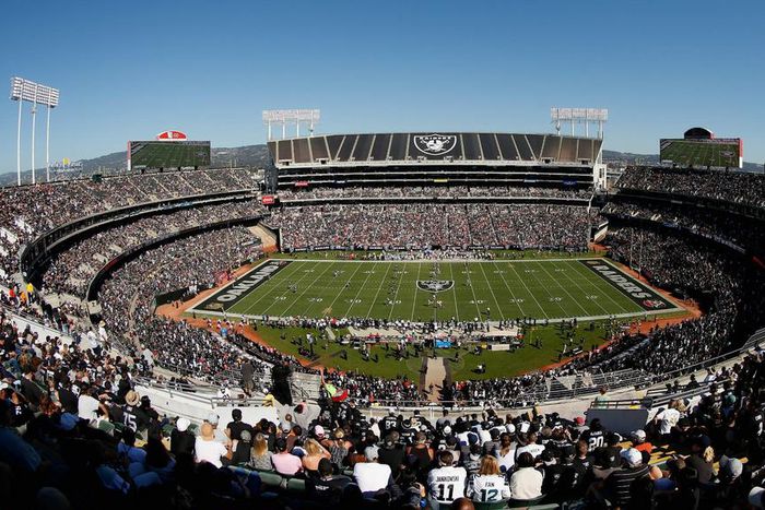 ___4677205___https:______static.pulse.com.gh___webservice___escenic___binary___4677205___2016___2___12___1___oakland-coliseum-021116-getty-ftr-usjpg_ztw3zryqtqkt17t8i1l4gb2dj_2