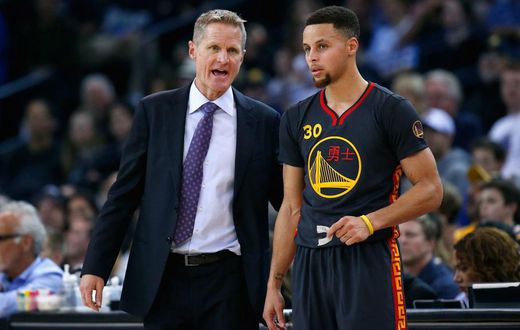 ___4737673___https:______static.pulse.com.gh___webservice___escenic___binary___4737673___2016___2___28___13___steve-kerr-and-stephen-curry_1woya3dcmj64v1lf03qzlnpjgg_2