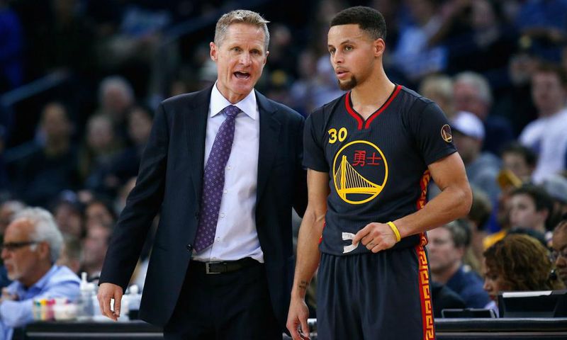 ___4737673___https:______static.pulse.com.gh___webservice___escenic___binary___4737673___2016___2___28___13___steve-kerr-and-stephen-curry_1woya3dcmj64v1lf03qzlnpjgg_2