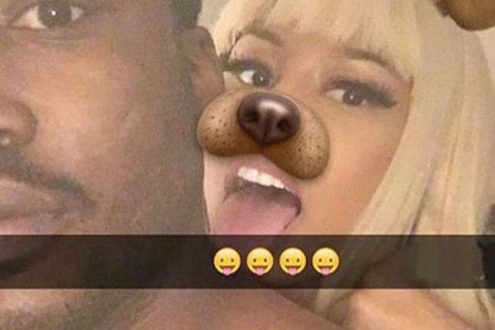 Nicki Minaj vists Meek Mill in prison