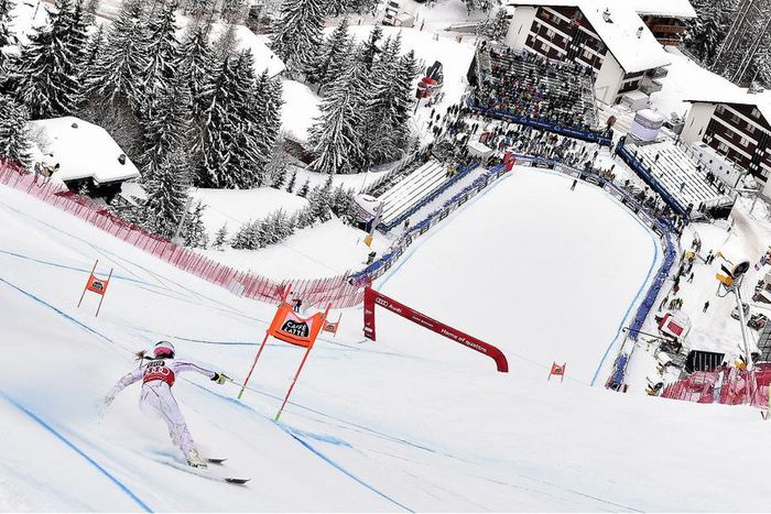 ___4684630___https:______static.pulse.com.gh___webservice___escenic___binary___4684630___2016___2___14___17___lindseyvonn-cropped_1hd4dqe1oszax1ni7320z3hlxi_2