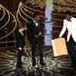 Ghanaian actor uses step stool to present Oscar award