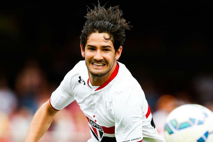 ___4622799___https:______static.pulse.com.gh___webservice___escenic___binary___4622799___2016___1___29___18___alexandre-pato-cropped_sktv6v3kozh119o4zfsh68525_1