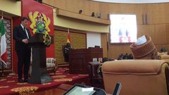 Matteo Renzi addressing Ghana's Parliament