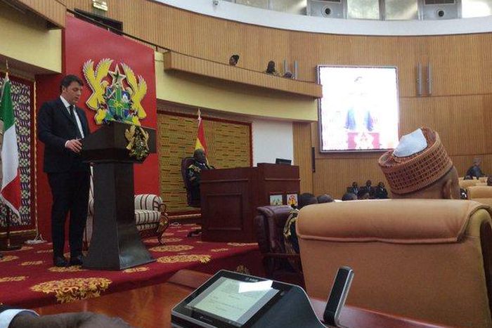 Matteo Renzi addressing Ghana's Parliament