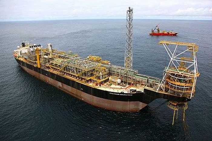 ___4217614___https:______static.pulse.com.gh___webservice___escenic___binary___4217614___2015___9___30___19___FPSO-Kwame-Nkrumah-500x330