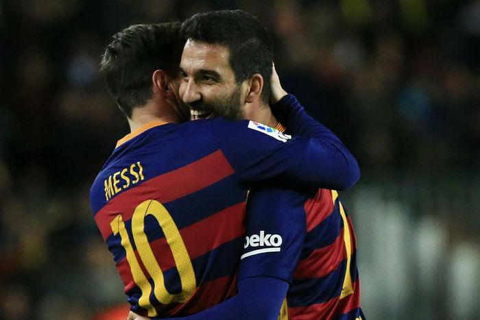 ___4541457___https:______static.pulse.com.gh___webservice___escenic___binary___4541457___2016___1___10___15___lionelmessiardaturan-cropped_9hx9e9dzjgii15p12i2u1x8ac