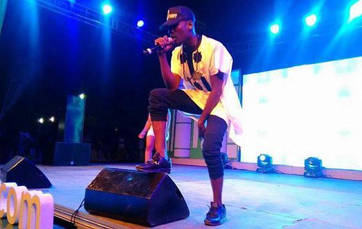 Mr Eazi performing