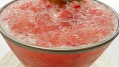 Strawberry-orange juice smoothie