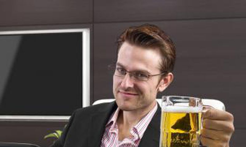 Company looking for paid interns to drink beer for 4 months