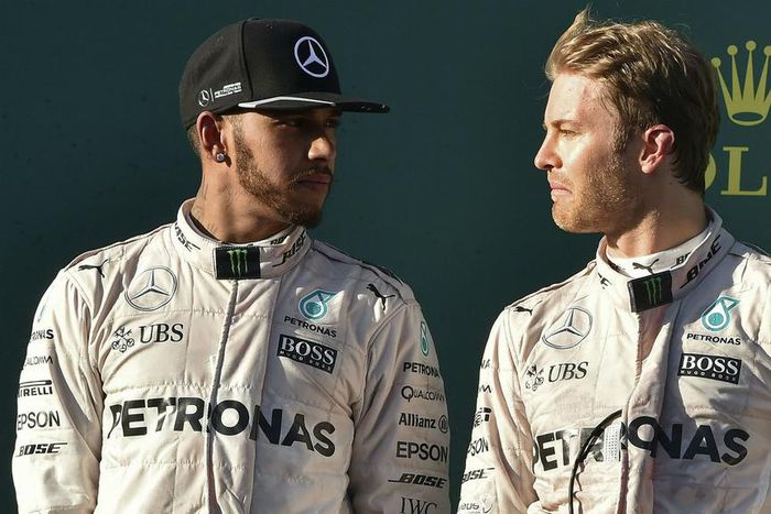 ___4827091___https:______static.pulse.com.gh___webservice___escenic___binary___4827091___2016___3___20___18___lewishamiltonnicorosberg-cropped_d3y6fxrcs82z1nghdakvg5rzg