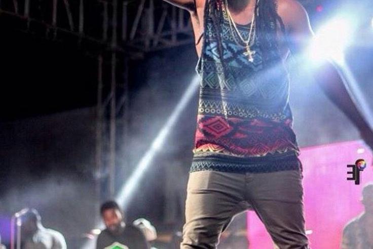 Samini on stage