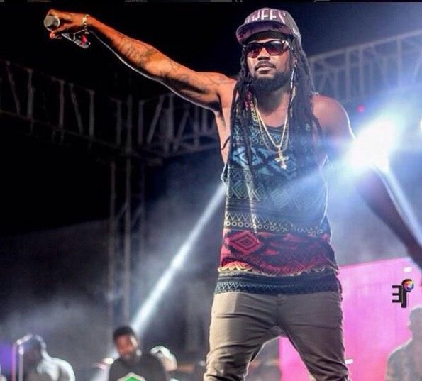 Samini on stage
