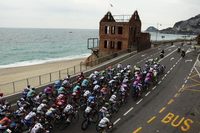 ___4824298___https:______static.pulse.com.gh___webservice___escenic___binary___4824298___2016___3___19___17___milansanremo-cropped_so4kqpvbu5cz11ia3ybjflzt5