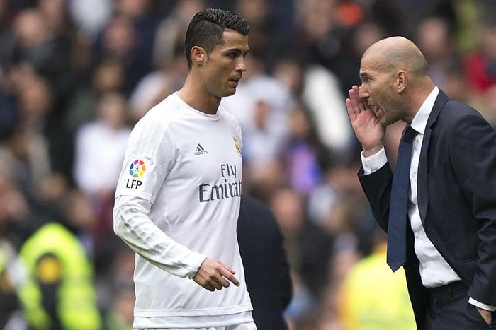 ___4923563___https:______static.pulse.com.gh___webservice___escenic___binary___4923563___2016___4___15___18___cristiano-ronaldo-zinedine-zidane-cropped_v9ce94uplfp91b71ngqhmtvld_2