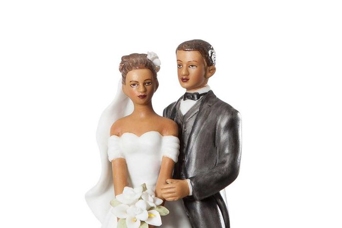 ___4544990___https:______static.pulse.com.gh___webservice___escenic___binary___4544990___2016___1___11___12___Small-Elegant-African-American-Wedding-Cake-Topper-