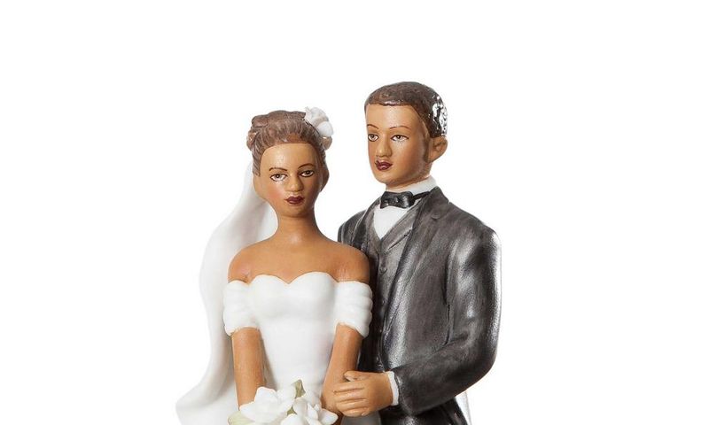 ___4544990___https:______static.pulse.com.gh___webservice___escenic___binary___4544990___2016___1___11___12___Small-Elegant-African-American-Wedding-Cake-Topper-