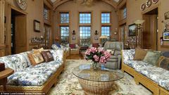 ___4570862___https:______static.pulse.com.gh___webservice___escenic___binary___4570862___2016___1___18___11___26AF041700000578-2996386-Ivana_Trump_refurbished_the_home_in_the_1980s_with_the_same_mate-a-8_1426543399671