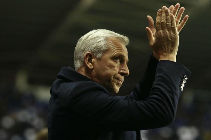 ___4793011___https:______static.pulse.com.gh___webservice___escenic___binary___4793011___2016___3___12___3___alan-pardew-applausecropped_whw3z9xkx9i9zbahzgfy1oe5_1