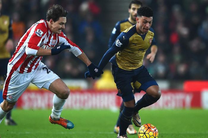 ___4569090___https:______static.pulse.com.gh___webservice___escenic___binary___4569090___2016___1___18___10___alexoxade-chamberlain-cropped_1175n3vj82kxr1tw4th5b2uou3_1