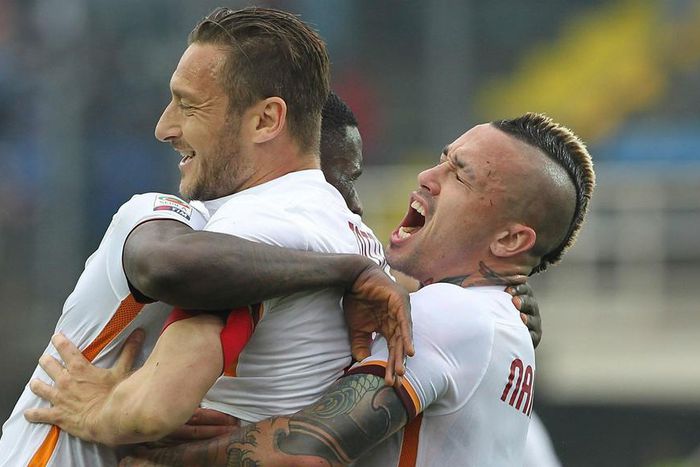 ___4935353___https:______static.pulse.com.gh___webservice___escenic___binary___4935353___2016___4___19___15___francescototti-cropped_1bcehh4ksp0li16ys3u9yjat2c_2