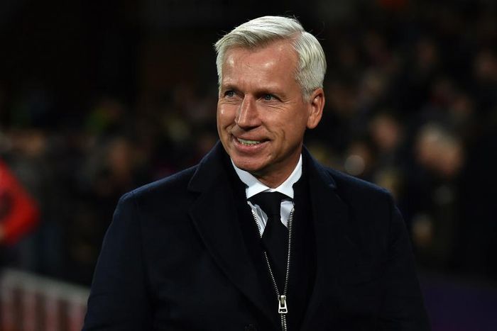 ___4397826___https:______static.pulse.com.gh___webservice___escenic___binary___4397826___2016___1___3___16___alan-pardew-cropped_m9by8wj38q8g18xyn4qkq2mhb