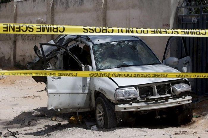 Islamists kill Somalia's former defence minister with car bomb